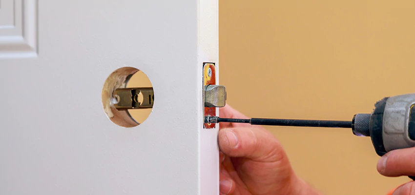 Stuck Door Knobs Repair in West Palm Beach, FL