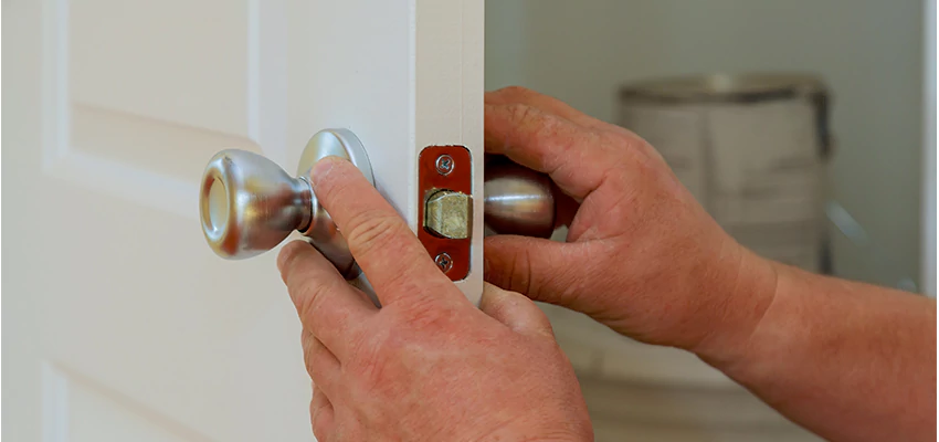 AAA Locksmiths For lock Replacement in West Palm Beach, Florida